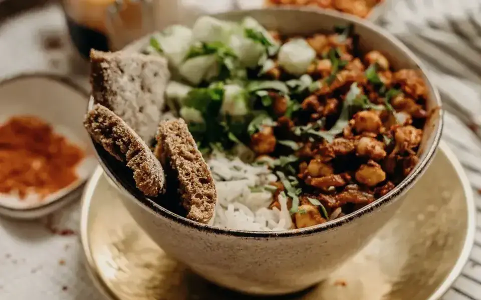 Black-eyed peas with cabbage and rice