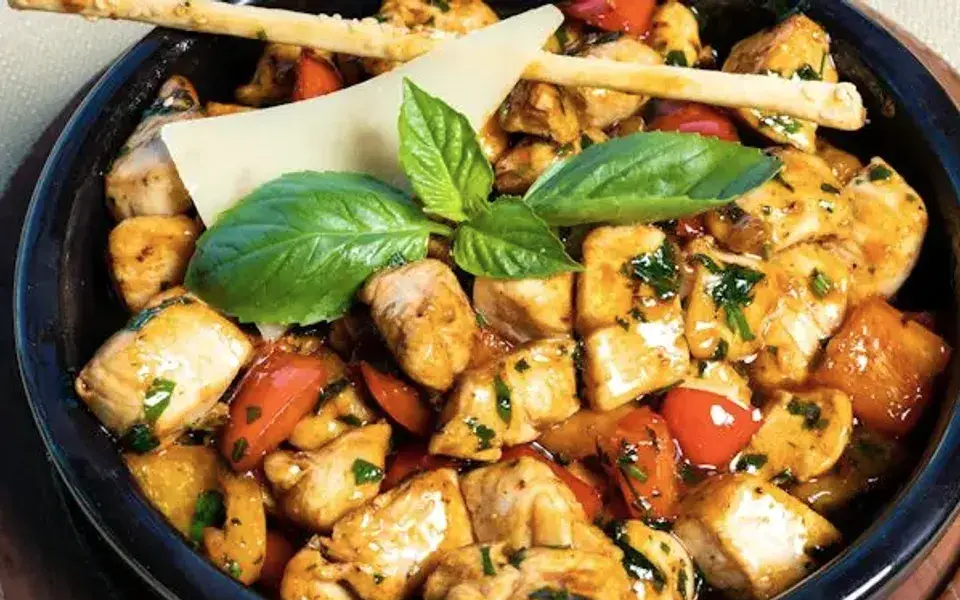 Chicken karahi with peppers and rice