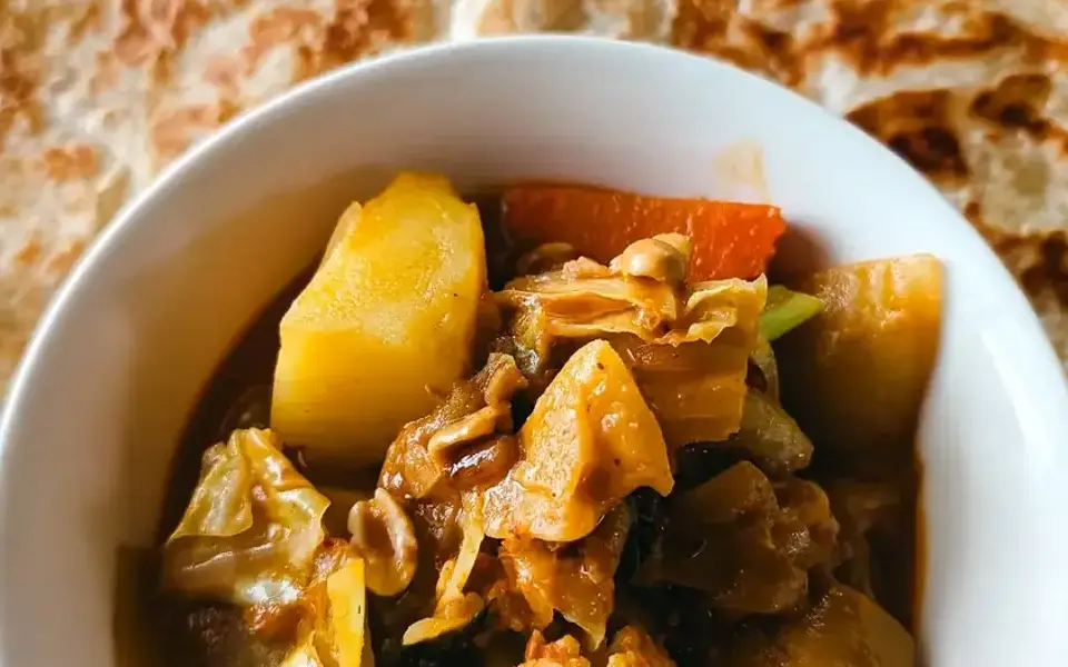 Harira with lentils, tomatoes, and bread