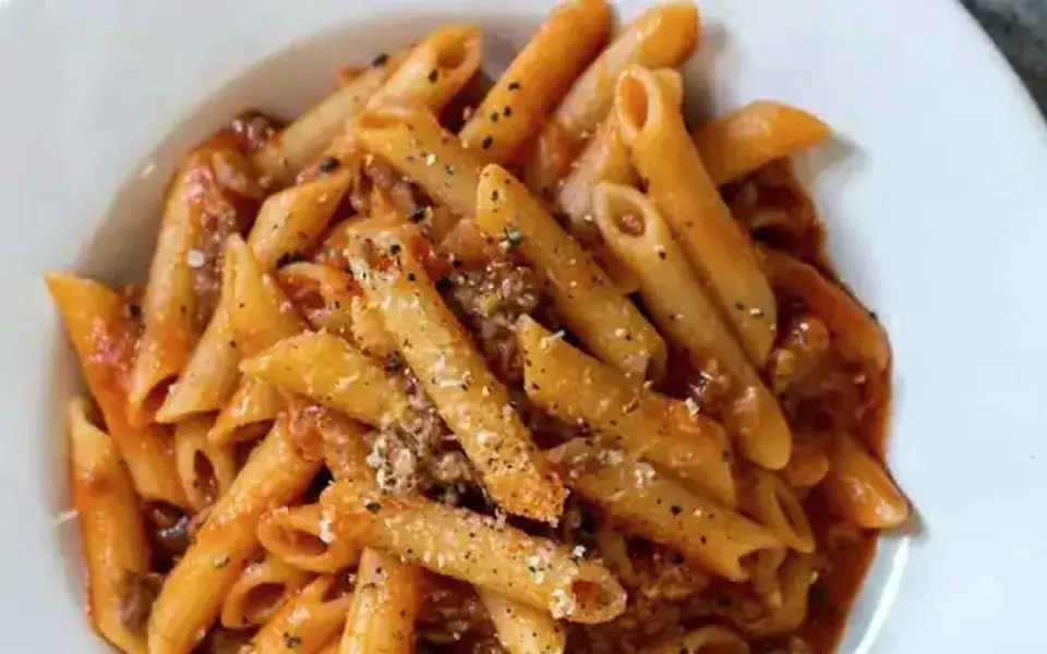 Tomato chicken pasta